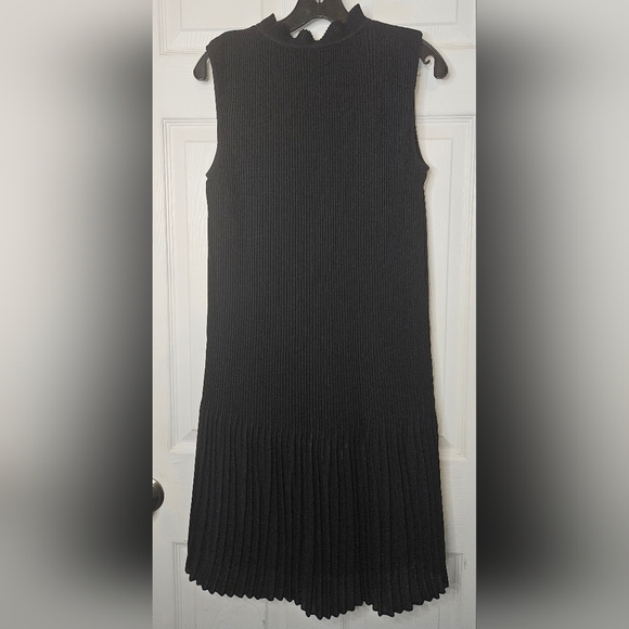 💐DKNY Pleated Sleeveless Dress - Picture 2 of 5